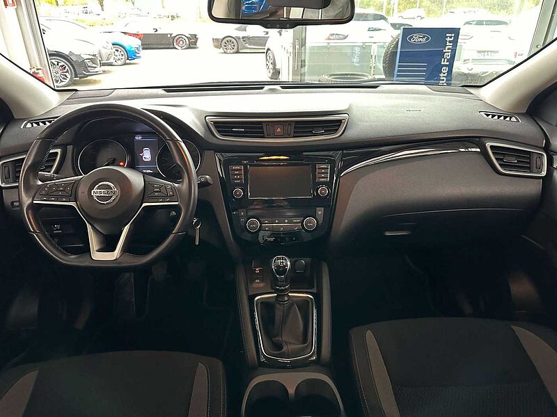 Nissan Qashqai 1.3 DIG-T Shiro 140PS Navi Sitzheizung Kamera