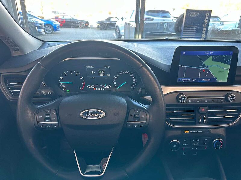 Ford Focus EcoBoost Automatik 125PS Cool&Connect Winter LED