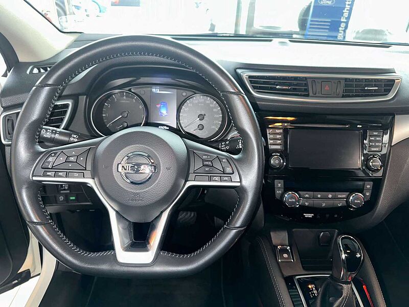 Nissan Qashqai N-Connecta Automatik Winter 360 Navi Sitzheizung