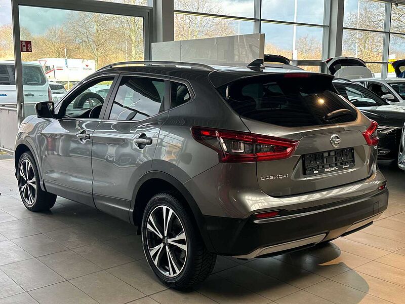 Nissan Qashqai 1.3 DIG-T N-Connecta 140PS Navi Winter Panorama